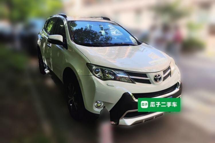Used Toyota RAV4 2015 2.5L Automatic 4x4 Elite Edition Front Right 45 Deg