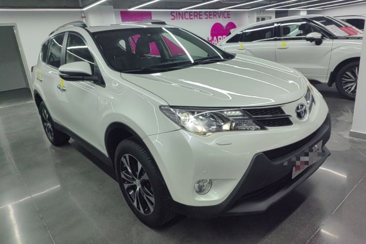 Used Toyota RAV4 2015 2.5L Automatic 4x4 Elite Edition Front Right 45 Deg