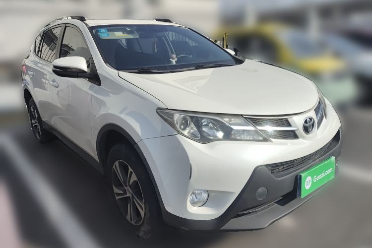 Used Toyota RAV4 2015 2.0L CVT Two-Wheel Drive Fashion Edition Front Right 45 Deg