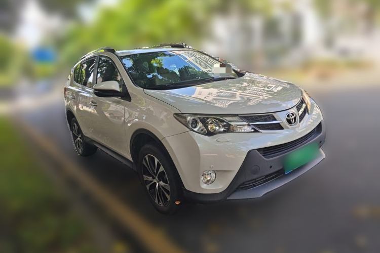 Used Toyota RAV4 2015 2.5L Automatic 4x4 Elite Edition Front Right 45 Deg