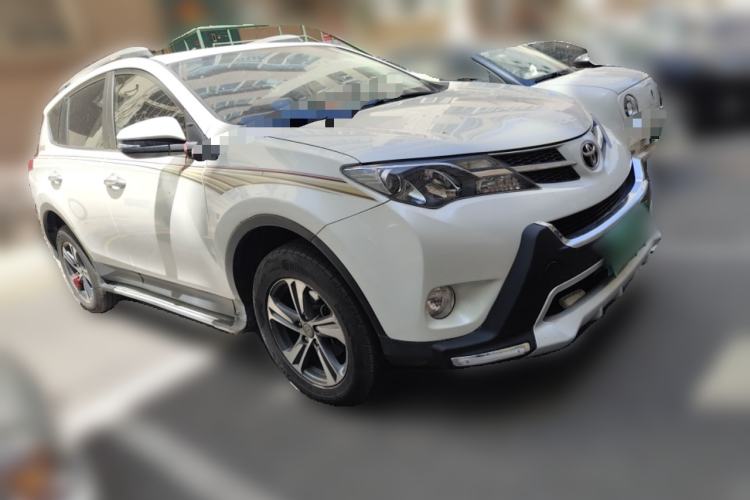 Used Toyota RAV4 2015 2.0L CVT Four-Wheel Drive New Edition Front Right 45 Deg