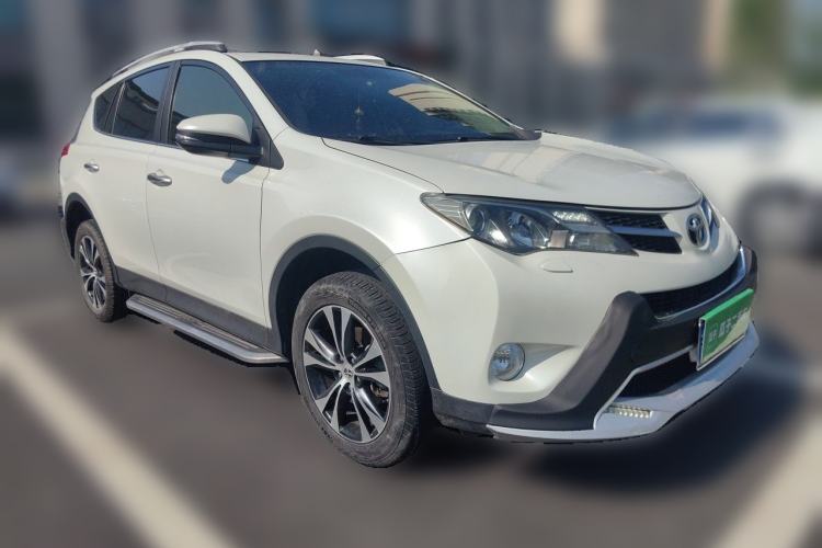 Used Toyota RAV4 2015 2.5L Automatic 4x4 Elite Edition Front Right 45 Deg