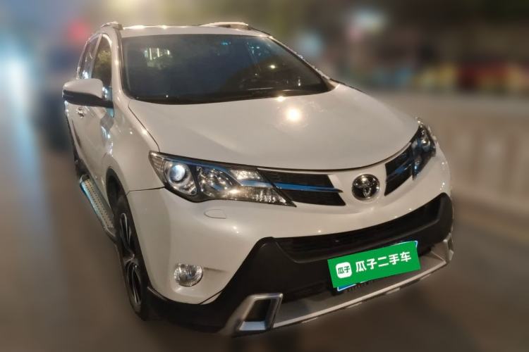 Used Toyota RAV4 2015 2.5L Automatic 4x4 Elite Edition Front Right 45 Deg