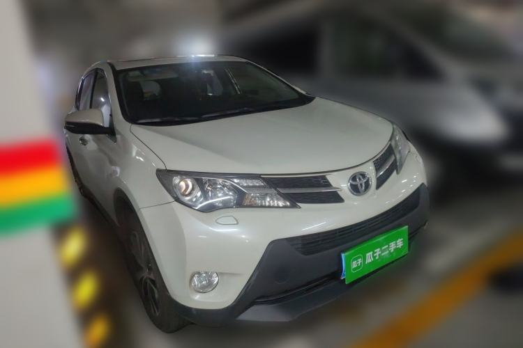 Used Toyota RAV4 2015 2.5L Automatic 4x4 Elite Edition Front Right 45 Deg