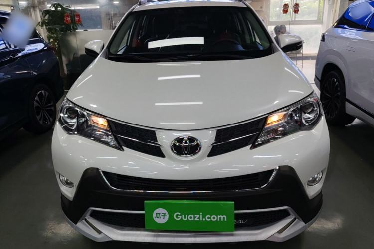 Used Toyota RAV4 2015 2.0L CVT Two-Wheel Drive Fashion Edition Front