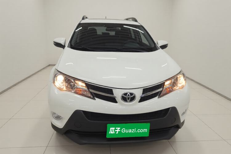 Used Toyota RAV4 2015 2.0L CVT Two-Wheel Drive Fashion Edition Front