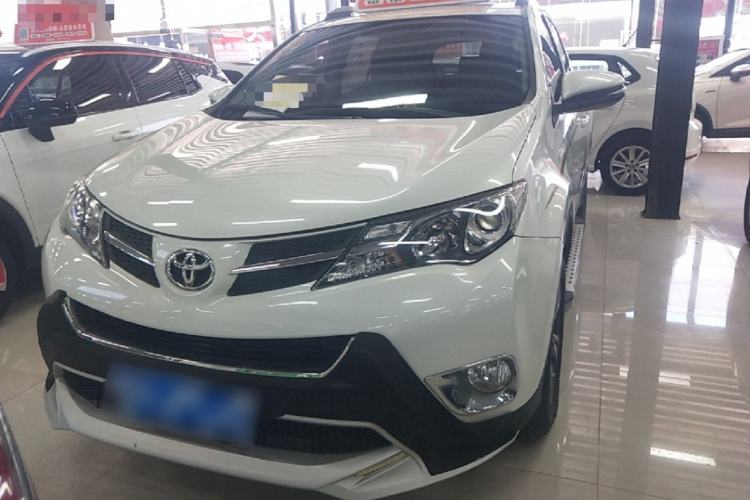 Used Toyota RAV4 2015 2.0L CVT Two-Wheel Drive Fashion Edition Front
