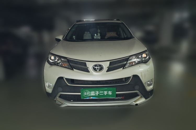 Used Toyota RAV4 2015 2.0L CVT Two-Wheel Drive Fashion Edition Front