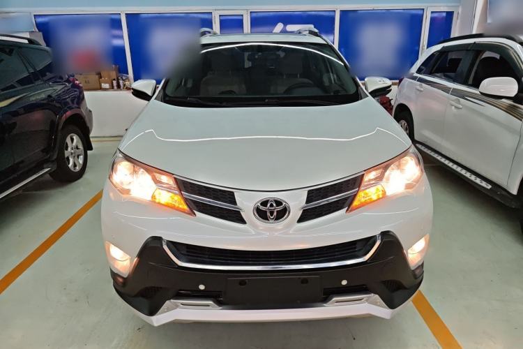 Used Toyota RAV4 2015 2.0L CVT Two-Wheel Drive Fashion Edition Front