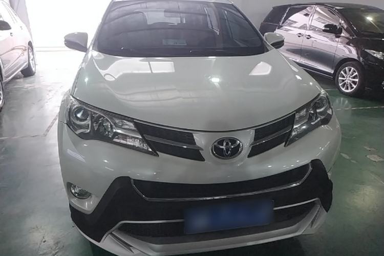 Used Toyota RAV4 2015 2.0L CVT Two-Wheel Drive Fashion Edition Front