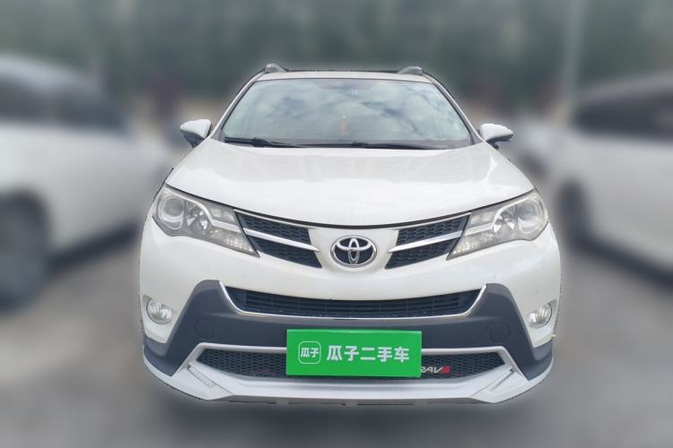 Used Toyota RAV4 2015 2.0L CVT Two-Wheel Drive Fashion Edition Front