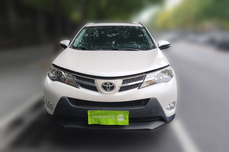 Used Toyota RAV4 2015 2.0L CVT Two-Wheel Drive Fashion Edition Front