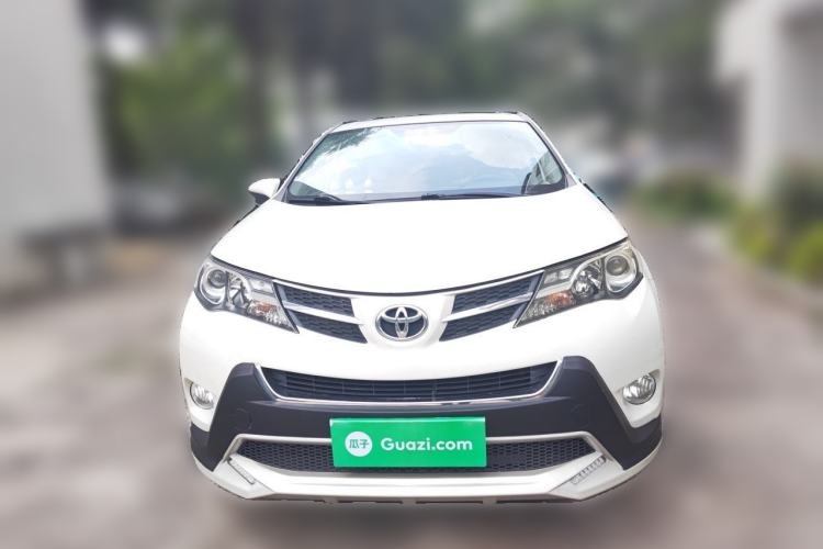 Used Toyota RAV4 2015 2.0L CVT Two-Wheel Drive Fashion Edition Front