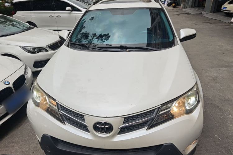 Used Toyota RAV4 2015 2.0L CVT Two-Wheel Drive Fashion Edition Front