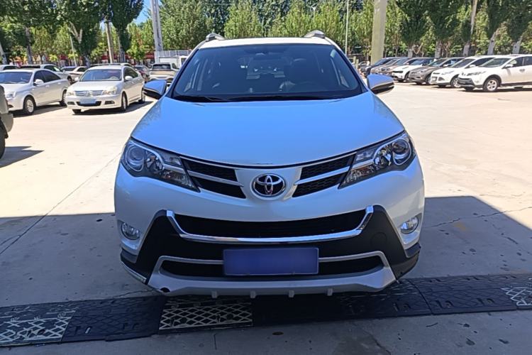 Used Toyota RAV4 2015 2.0L CVT Two-Wheel Drive Fashion Edition Front