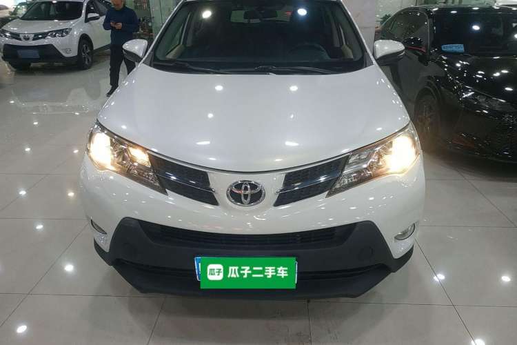 Used Toyota RAV4 2015 2.0L CVT Two-Wheel Drive Urban Edition Front