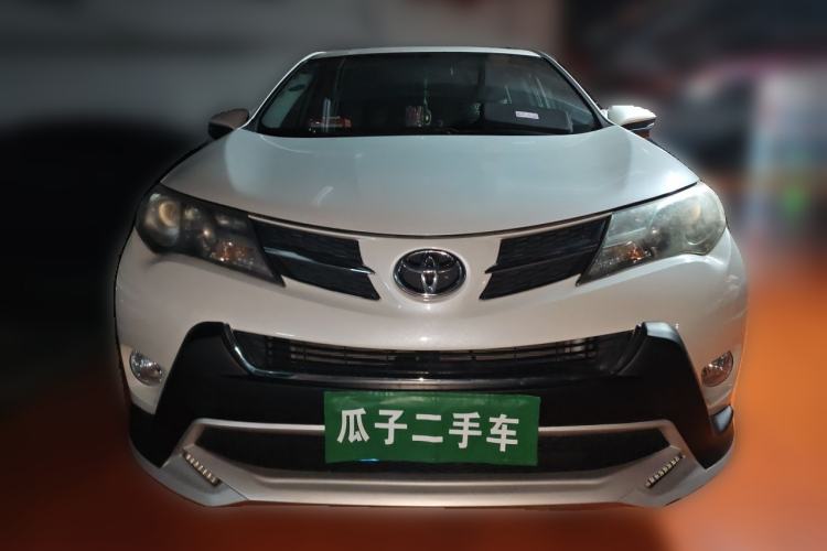 Used Toyota RAV4 2015 2.0L CVT Two-Wheel Drive Fashion Edition Front