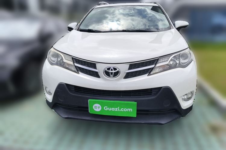 Used Toyota RAV4 2015 2.0L CVT Two-Wheel Drive Fashion Edition Front