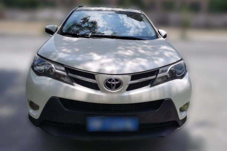 Used Toyota RAV4 2015 2.0L CVT Two-Wheel Drive Fashion Edition Front