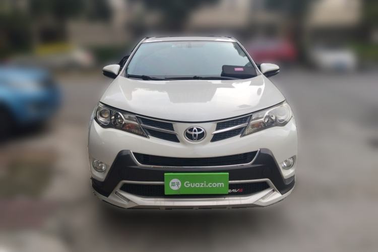 Used Toyota RAV4 2015 2.0L CVT Two-Wheel Drive Fashion Edition Front