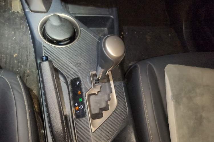 Used Toyota RAV4 2015 2.0L CVT Four-Wheel Drive New Edition Gear Lever