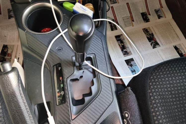 Used Toyota RAV4 2015 2.0L CVT Two-Wheel Drive Fashion Edition Gear Lever