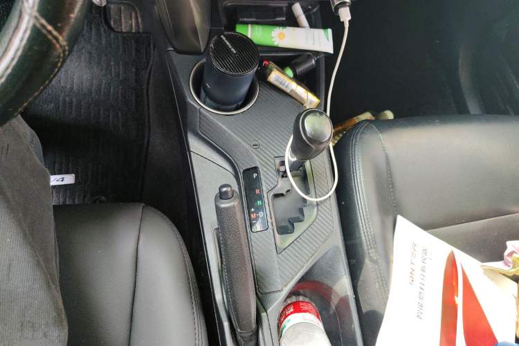Used Toyota RAV4 2015 2.0L CVT Two-Wheel Drive Fashion Edition Gear Lever