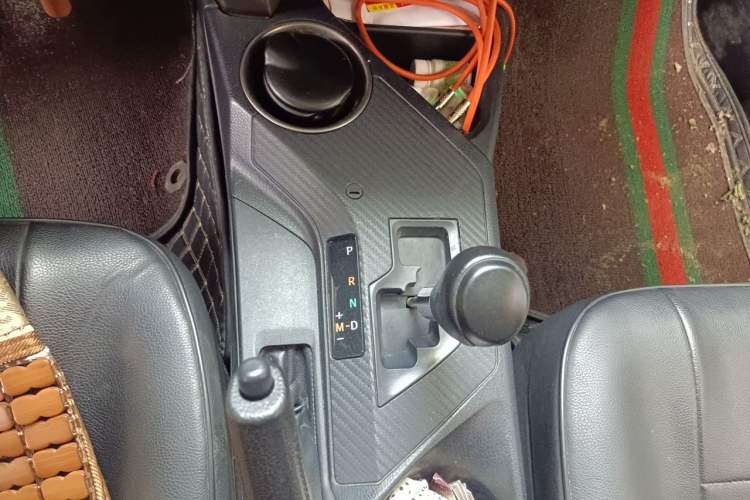 Used Toyota RAV4 2015 2.0L CVT Two-Wheel Drive Fashion Edition Gear Lever