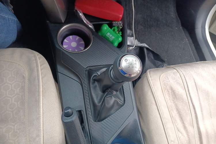 Used Toyota RAV4 2015 2.0L Manual Two-Wheel Drive Urban Edition Gear Lever