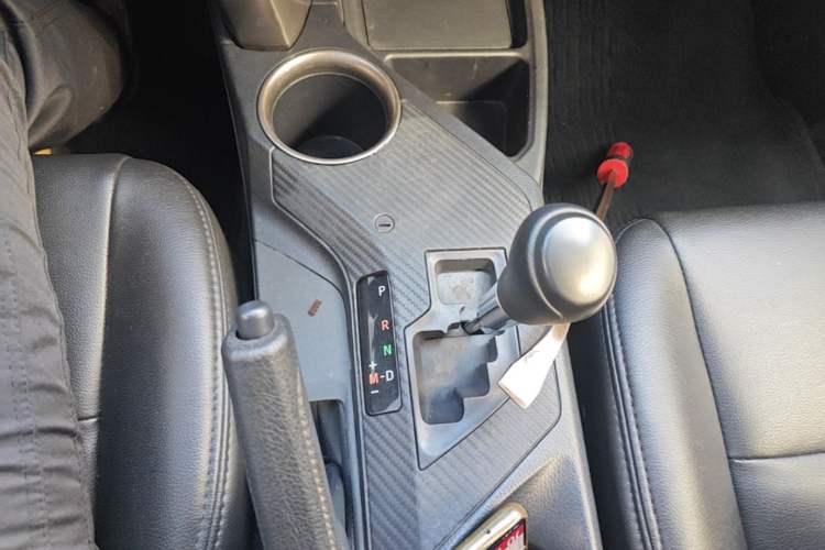 Used Toyota RAV4 2015 2.0L CVT Two-Wheel Drive Fashion Edition Gear Lever
