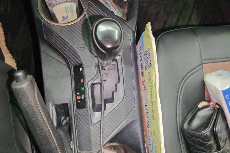 Used Toyota RAV4 2015 2.0L CVT Two-Wheel Drive Fashion Edition Gear Lever