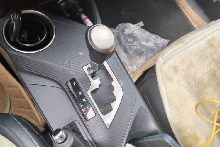Used Toyota RAV4 2015 2.0L CVT Four-Wheel Drive New Edition Gear Lever