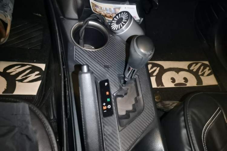 Used Toyota RAV4 2015 2.0L CVT Two-Wheel Drive Fashion Edition Gear Lever