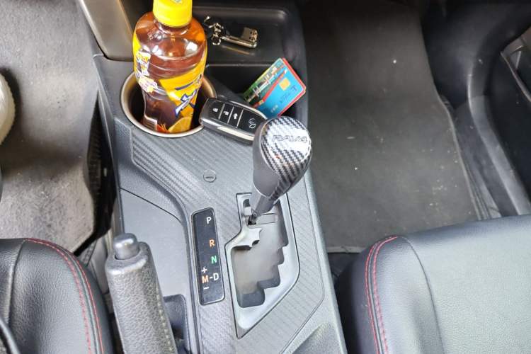 Used Toyota RAV4 2015 2.0L CVT Two-Wheel Drive Fashion Edition Gear Lever