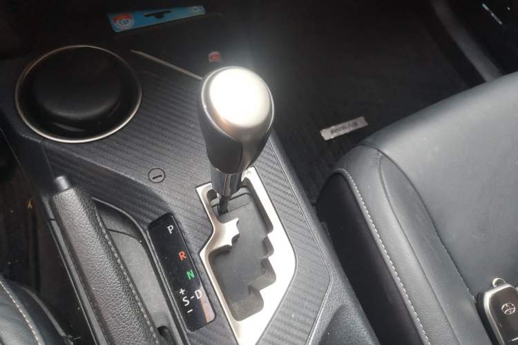 Used Toyota RAV4 2015 2.5L Automatic 4x4 Elite Edition Gear Lever