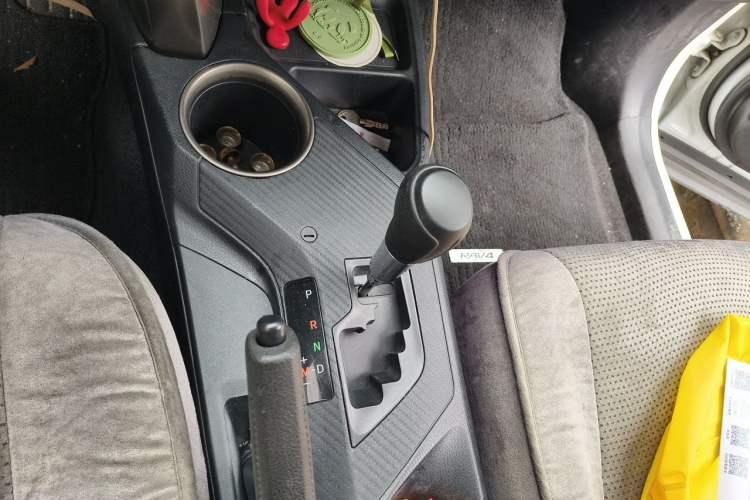 Used Toyota RAV4 2015 2.0L CVT Two-Wheel Drive Fashion Edition Gear Lever