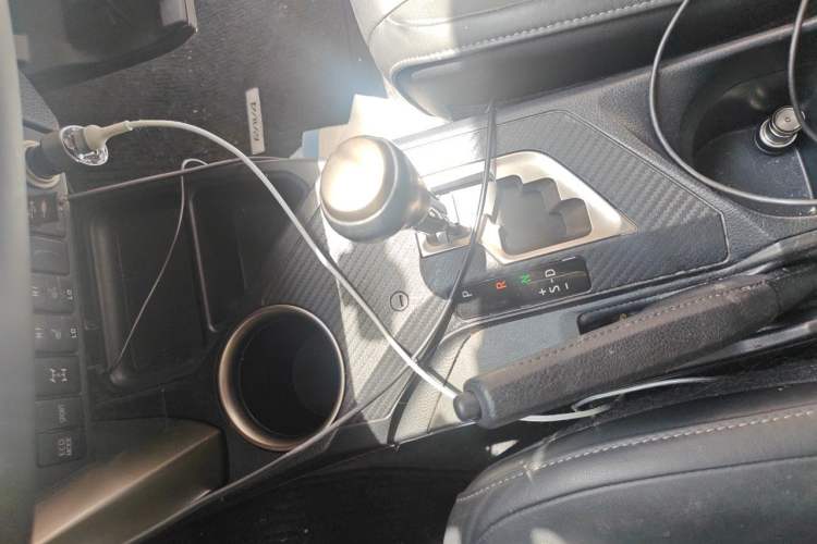 Used Toyota RAV4 2015 2.5L Automatic 4x4 Elite Edition Gear Lever