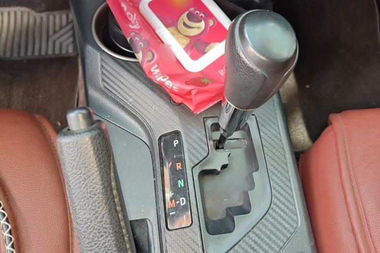 Used Toyota RAV4 2015 2.0L CVT Two-Wheel Drive Fashion Edition Gear Lever