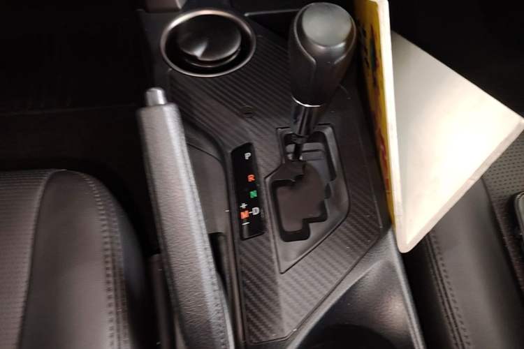 Used Toyota RAV4 2015 2.0L CVT Two-Wheel Drive Fashion Edition Gear Lever