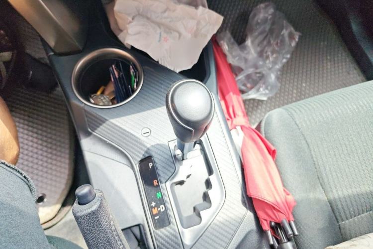 Used Toyota RAV4 2015 2.0L CVT Two-Wheel Drive Fashion Edition Gear Lever