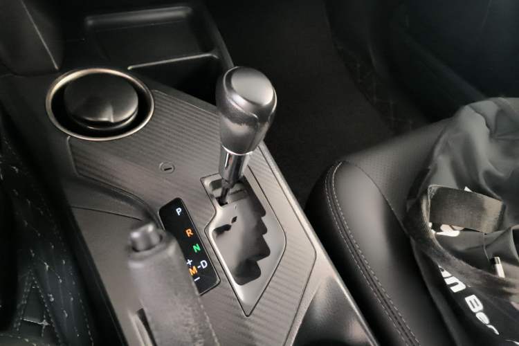 Used Toyota RAV4 2015 2.0L CVT Two-Wheel Drive Fashion Edition Gear Lever