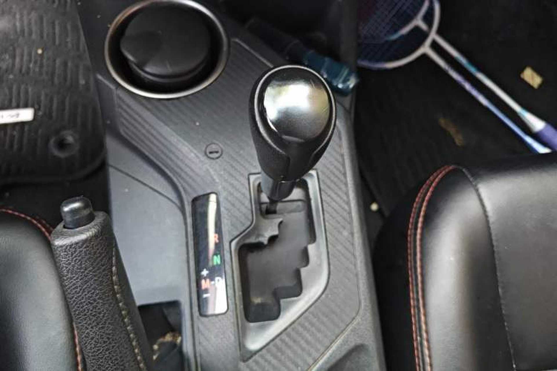Used Toyota RAV4 2015 2.0L CVT Two-Wheel Drive Fashion Edition Gear Lever