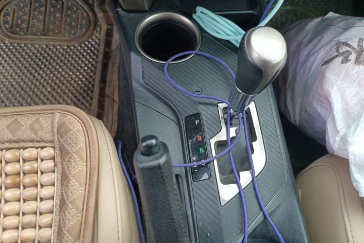 Used Toyota RAV4 2015 2.5L Automatic 4x4 Elite Edition Gear Lever