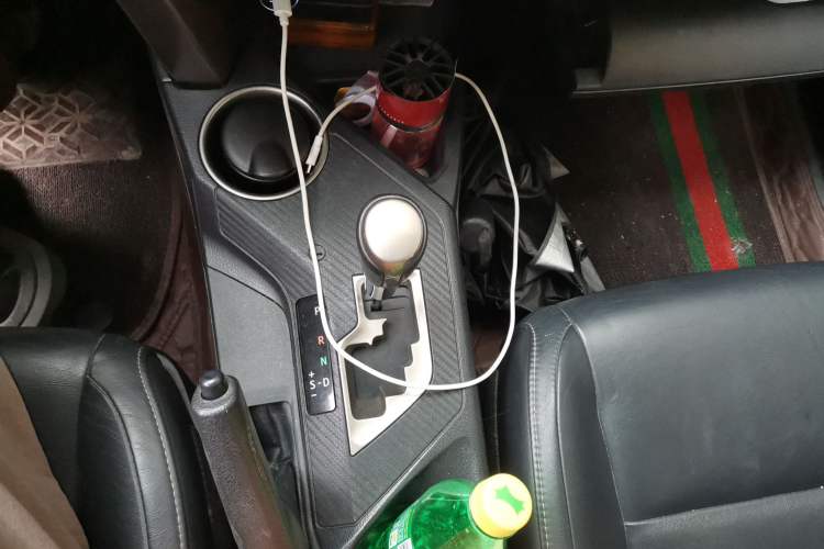 Used Toyota RAV4 2015 2.5L Automatic 4x4 Elite Edition Gear Lever
