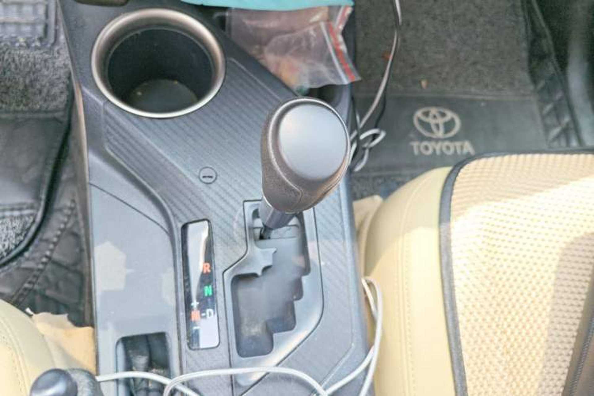 Used Toyota RAV4 2015 2.0L CVT Two-Wheel Drive Fashion Edition Gear Lever