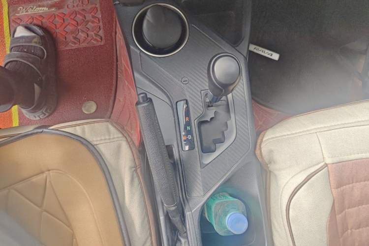 Used Toyota RAV4 2015 2.0L CVT Two-Wheel Drive Fashion Edition Gear Lever