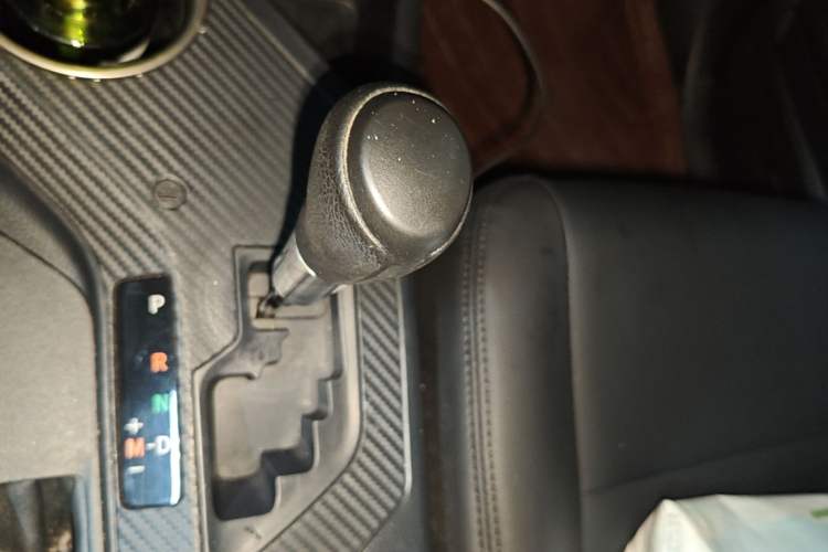 Used Toyota RAV4 2015 2.0L CVT Two-Wheel Drive Fashion Edition Gear Lever