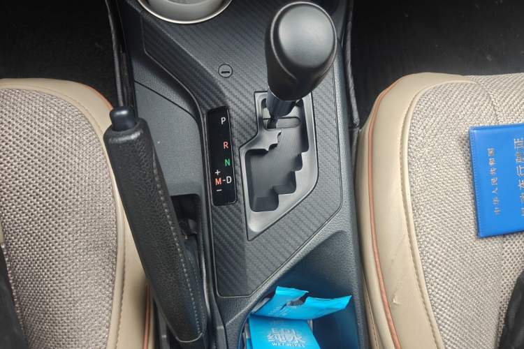 Used Toyota RAV4 2015 2.0L CVT Two-Wheel Drive Fashion Edition Gear Lever