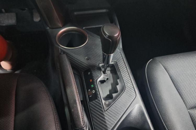 Used Toyota RAV4 2015 2.0L CVT Two-Wheel Drive Fashion Edition Gear Lever