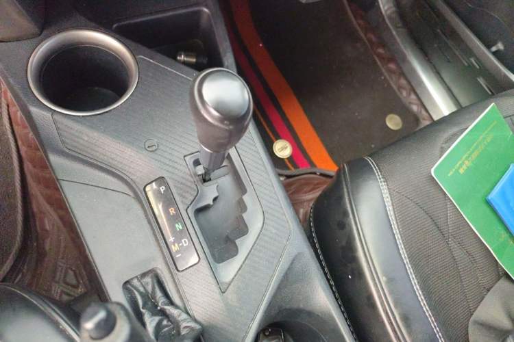 Used Toyota RAV4 2015 2.0L CVT Two-Wheel Drive Fashion Edition Gear Lever